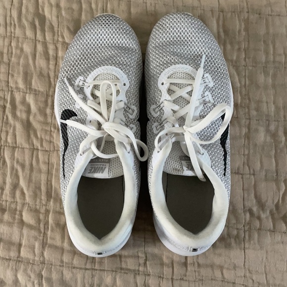 Women’s Nike’s - Picture 2 of 5